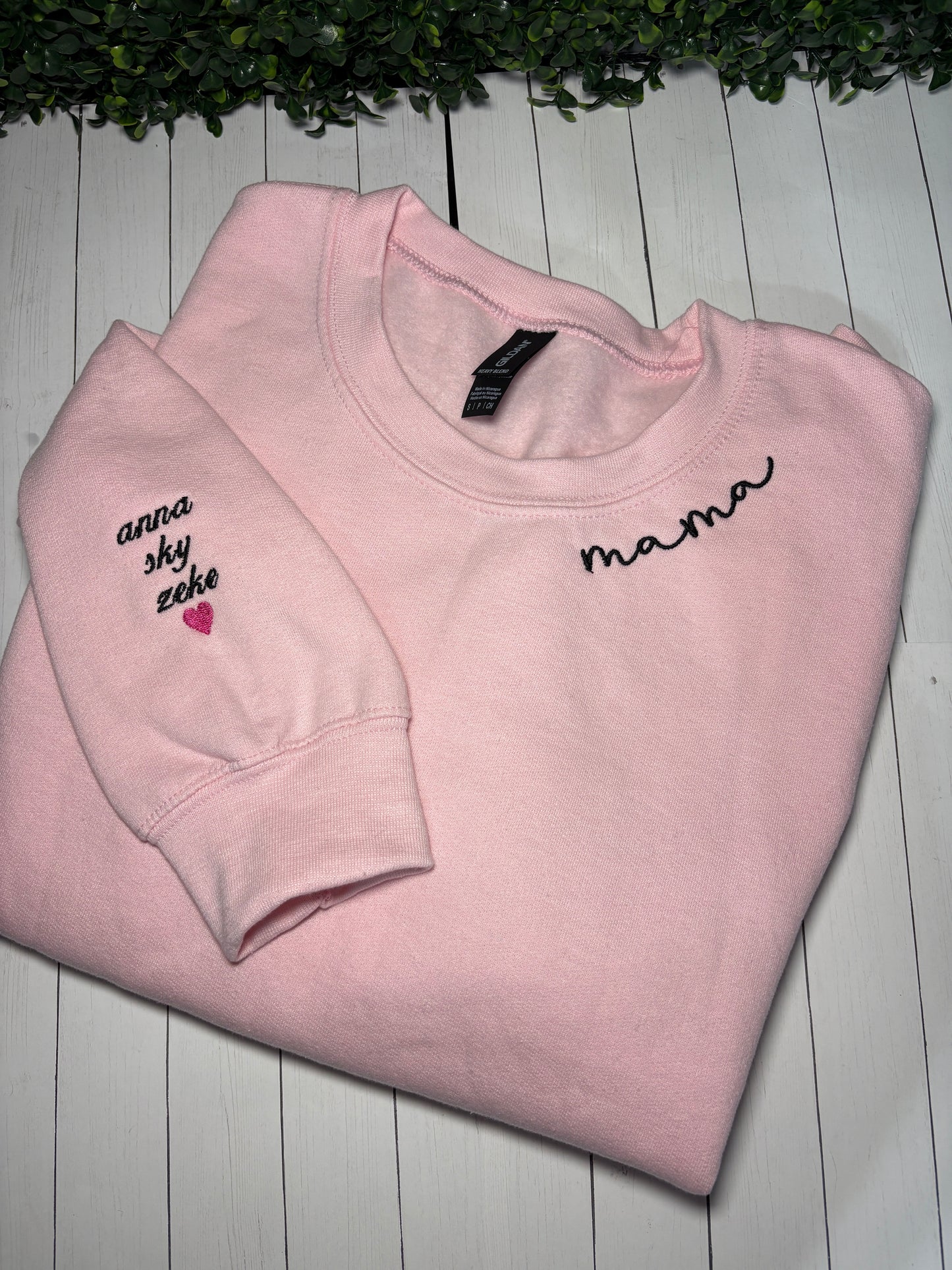 MAMA crewnecks